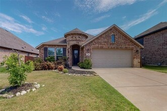 Building Photo - 733 Ravenwood Dr