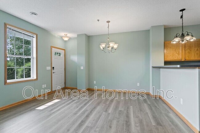 Foto del edificio - 11322 Aberdeen Cir NE