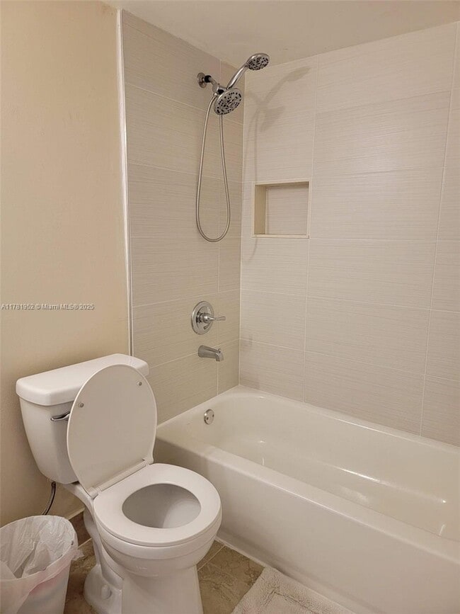 Foto del edificio - 10877 NW 7th St