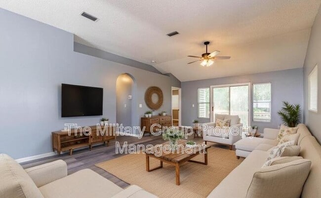 Foto del edificio - 3390 Millcrest Pl
