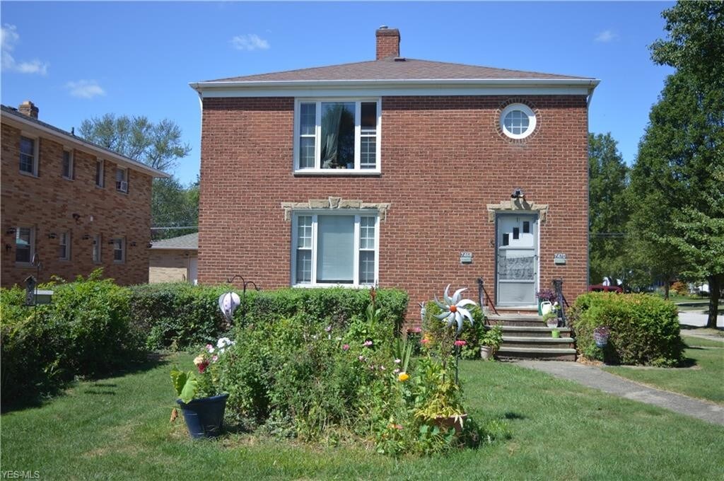 7468 Pearl Rd, Middleburg Heights, OH 44130 Room for Rent in