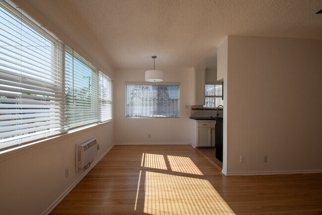 Foto del edificio - 5915 Fair Ave
