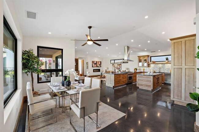 Foto del edificio - 5572 Rainier St