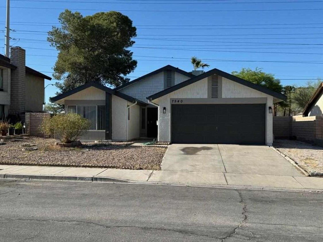 Primary Photo - GREAT SINGLE STORY 3 BEDROOM HOME