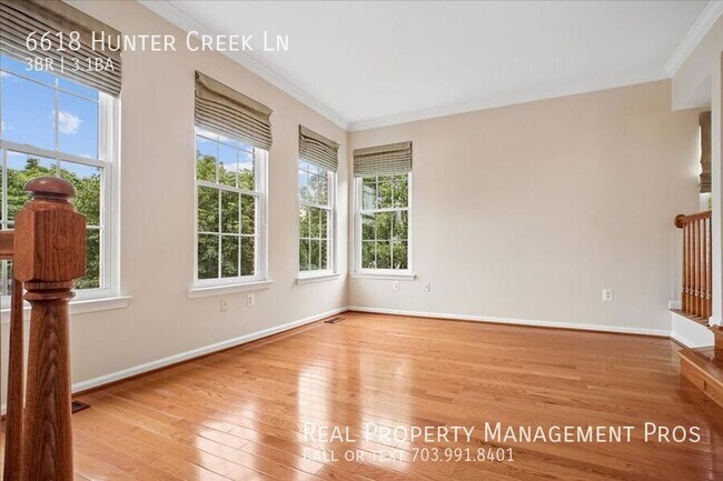 Foto del edificio - 6618 Hunter Creek Ln