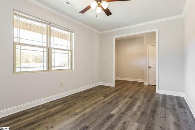 Building Photo - 21 Sarah Ct