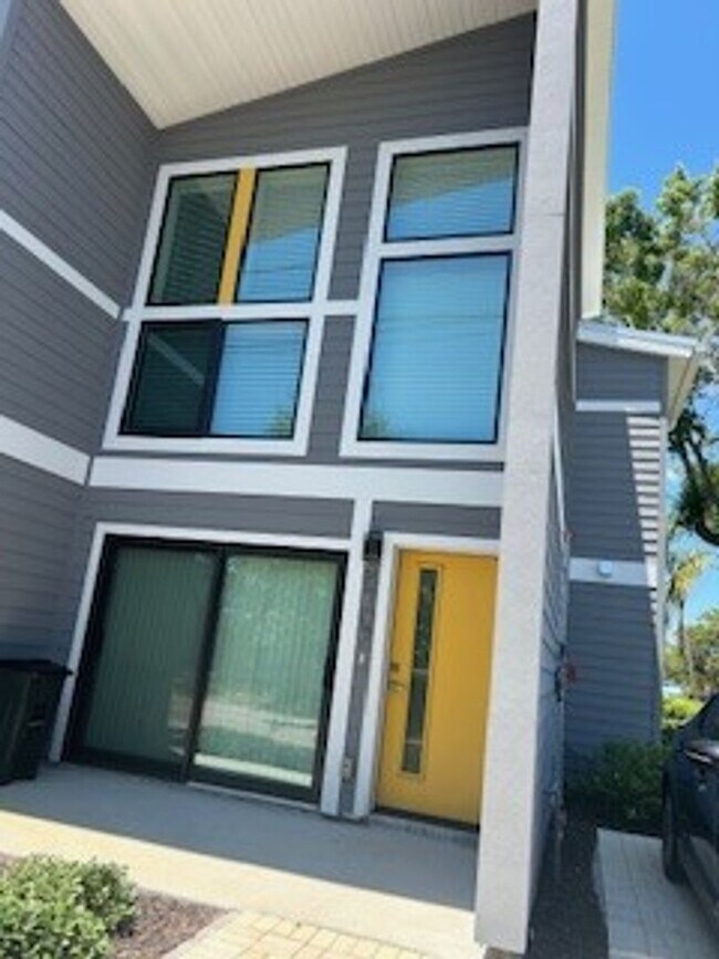 Foto del edificio - 5707 75th Ave N
