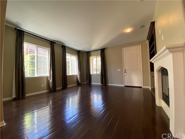 Building Photo - 71 Wonderland