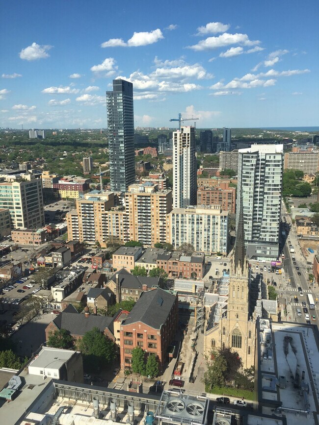 Building Photo - 250 Victoria St