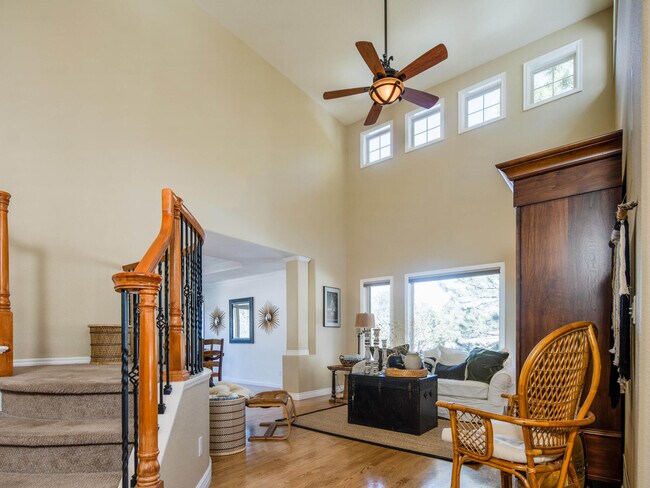 Foto del edificio - 30390 Beaver Creek Ln