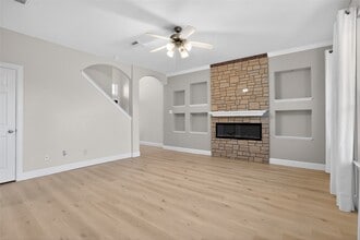 Building Photo - 126 Silver Penny Dr