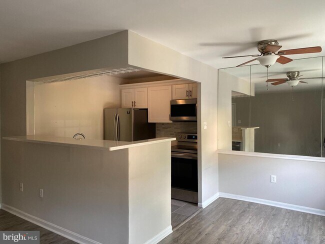 Building Photo - 11767 Carriage House Dr