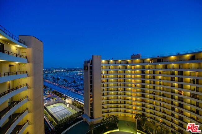 Building Photo - 4314 Marina City Dr
