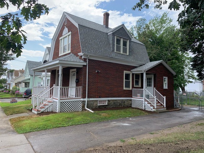 Building Photo - 144 Porter St