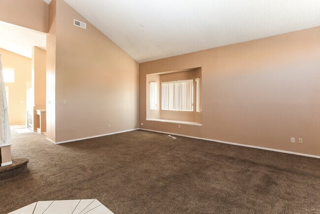 Building Photo - 4216 Laurel Hill Dr