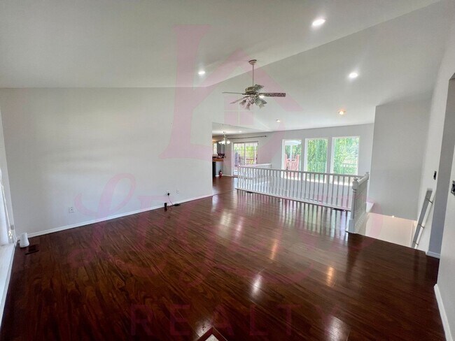 Foto del edificio - MOVE IN READY - Atrium Ranch for Rent in O...