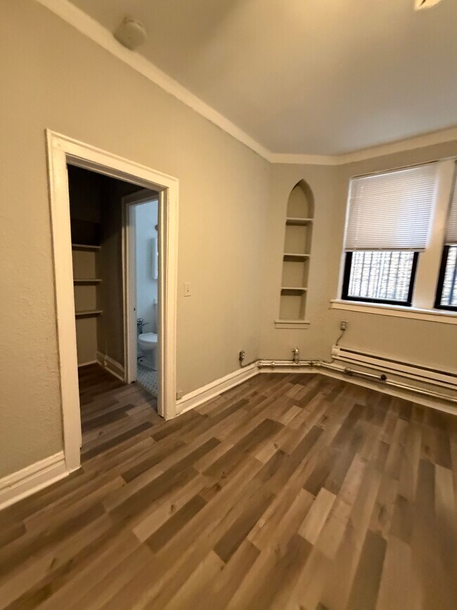 Foto del edificio - 4827 N Damen Ave