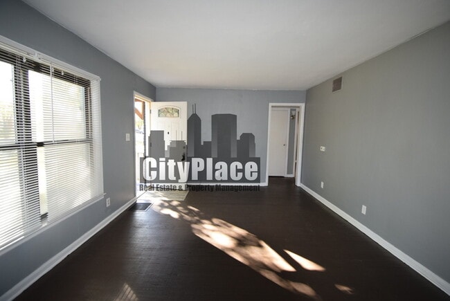 Building Photo - 4512 Payton Ave
