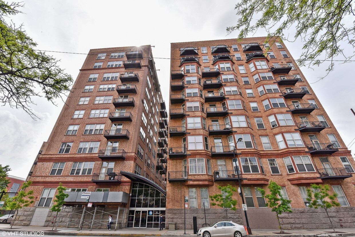 Primary Photo - 500 S Clinton St