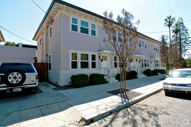 Building Photo - 500 Coombs St