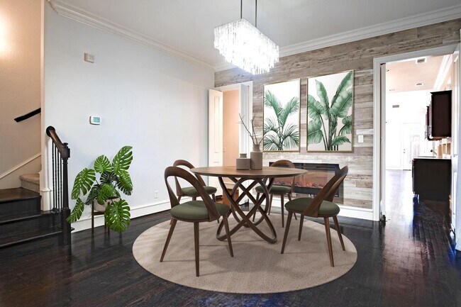 Building Photo - Light-filled Knox-Henderson home near shop...
