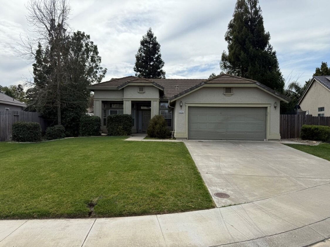 Primary Photo - Modern 3 Bedroom One Story Dixon *STAR REN...