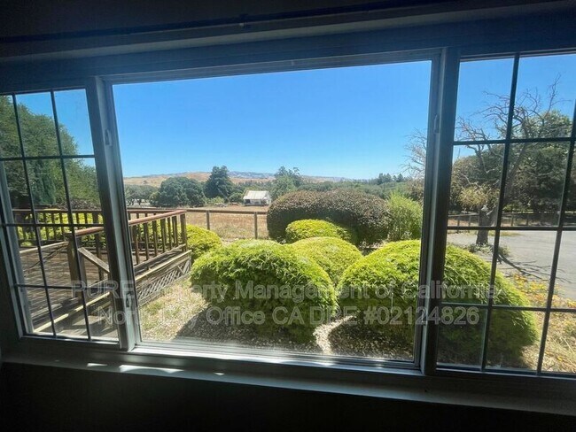 Foto del edificio - 82 Valley View Drive