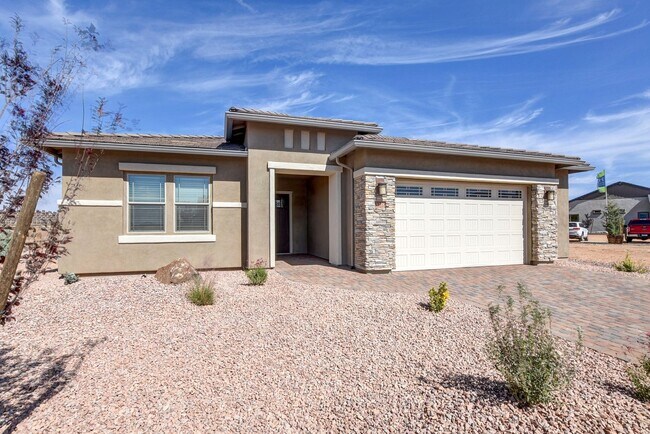 Building Photo - Beautiful large 3x2 home in Granite Dells Estates