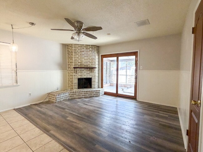 Building Photo - 3-bedroom Near Marsha Sharp & Loop 289!