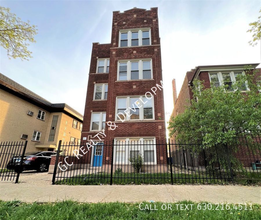 Foto principal - *** ALBANY PARK / 4 BEDROOM - 2 BATH / ONS...