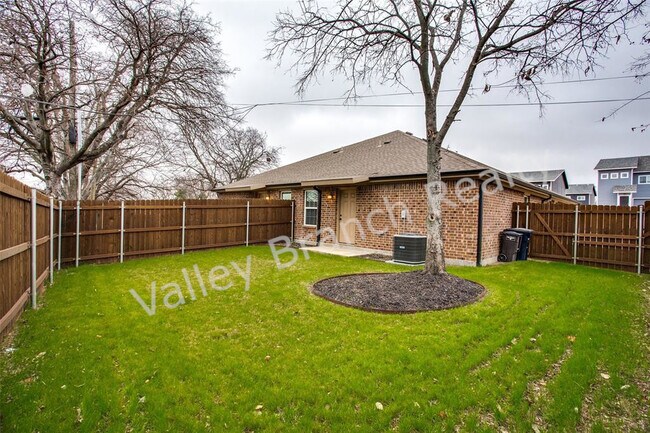 Back Yard - 3256 Karen St