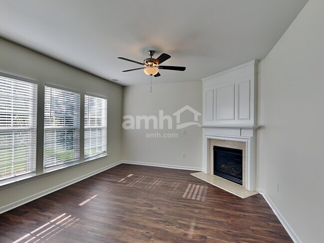 Foto del edificio - 1705 Bastante Court