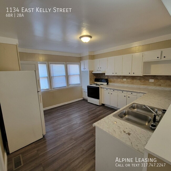 Building Photo - 1134 E Kelly St