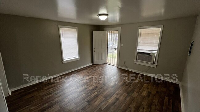 Foto del edificio - 2739 Select Ave