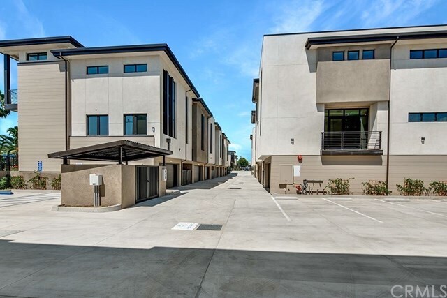Primary Photo - 501 N Santa Anita Ave