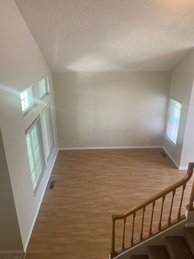 Building Photo - 5456 Santa Rosa Ave