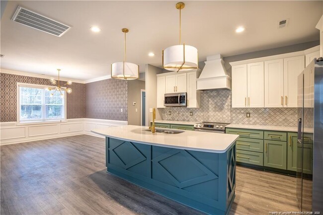 Building Photo - 15981 Old Orchard Ct