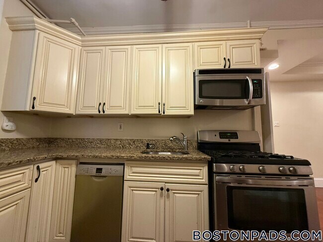 Foto del edificio - 1253 Beacon St