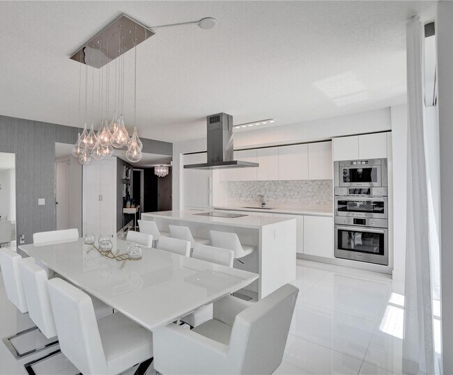 Building Photo - 330 Sunny Isles Blvd