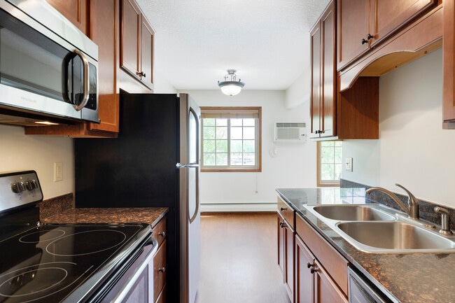 ¡Cocina renovada - Harbor District Apartments