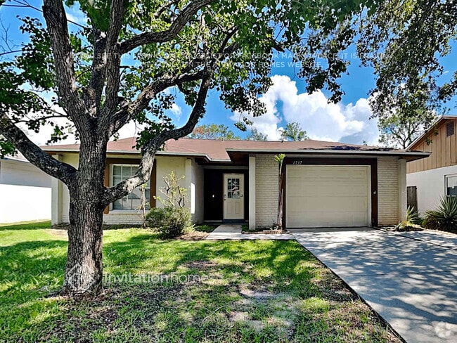 Building Photo - 1737 Lakeview Village Dr