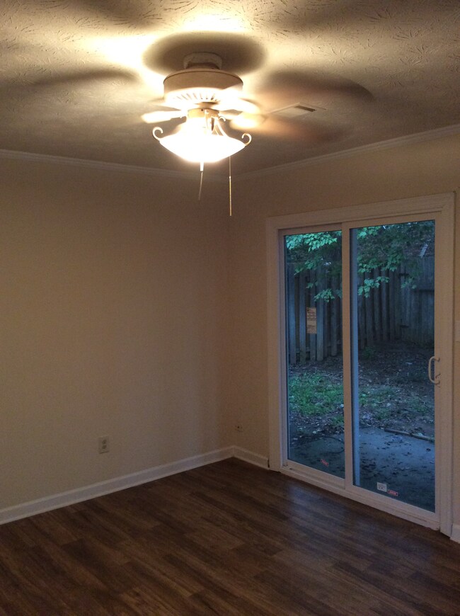 Foto del edificio - 2372 Cove Rd