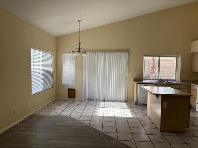 Foto del edificio - 4740 E Bighorn Ave