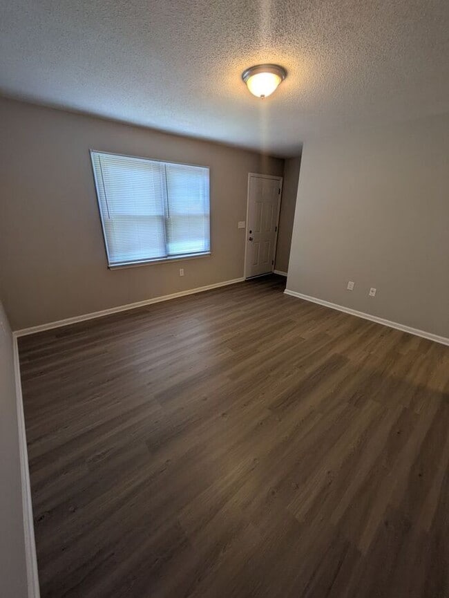 Photo - Renovated 2BD/1.5 Unit at Northowne Heights Apartment