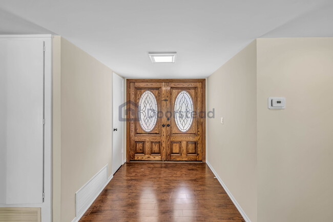 Building Photo - 5714 Comanche Ave