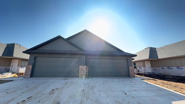 Building Photo - 1204 NW 113th St