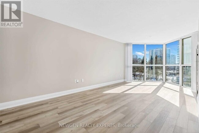 Photo du bâtiment - 5 Concorde Pl