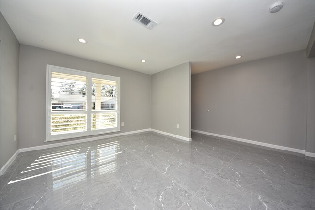 Building Photo - 7718 Romney Rd