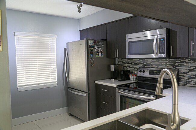 Foto del edificio - 9035 SW 148th Ct