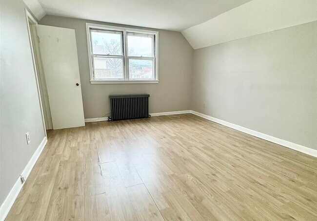 Foto del edificio - 175 E 23rd St